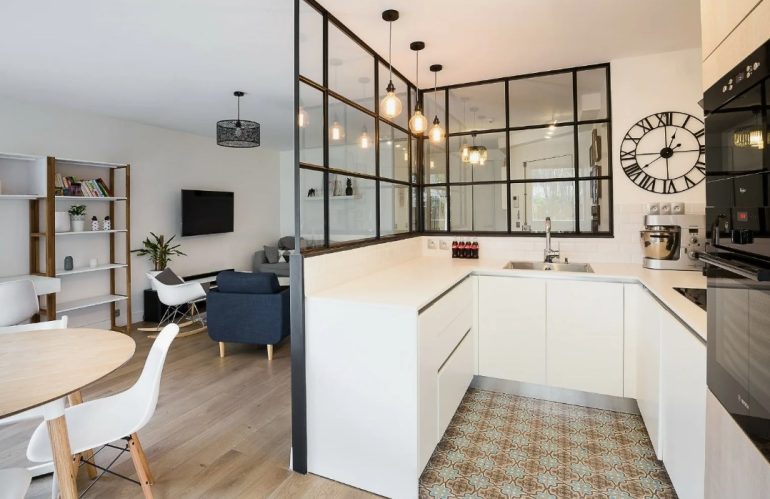 Кухня‑гостиная нового формата: зонирование, свет и мебель для единого пространства