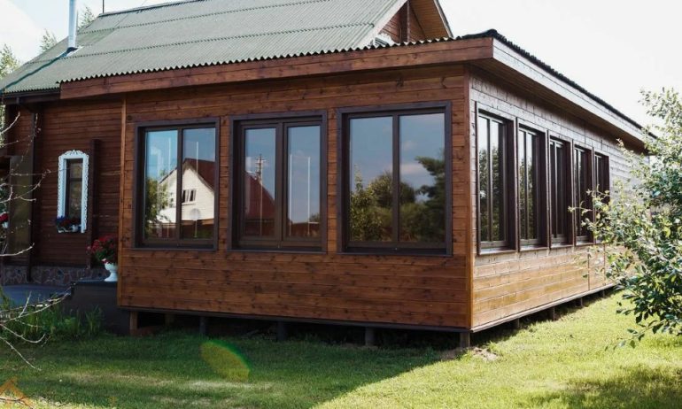 Пристройка к дому: новый тренд в загородной архитектуре