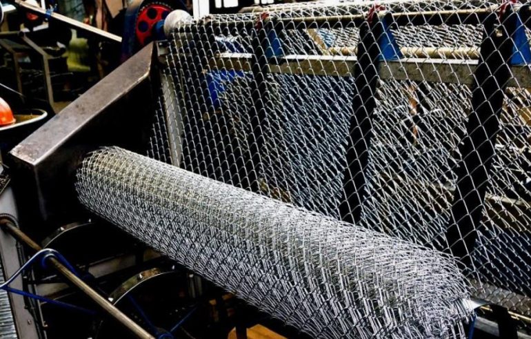 Современное производство сетки рабицы: шаг к прочным и недорогим заборам