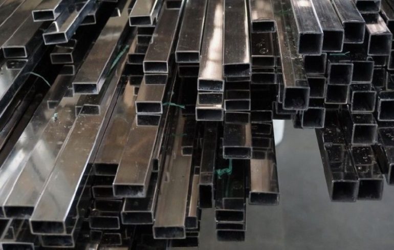 Труба стальная профильная: как выбрать материал для надежного каркаса