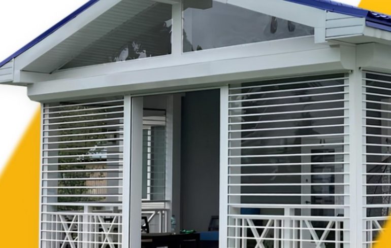 Рулонные ворота или прозрачные рольставни: что выбрать для гаража и двора 